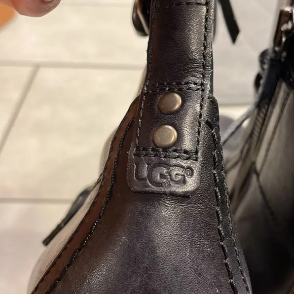 Ugg black leather woman’s boots - Picture 8 of 16